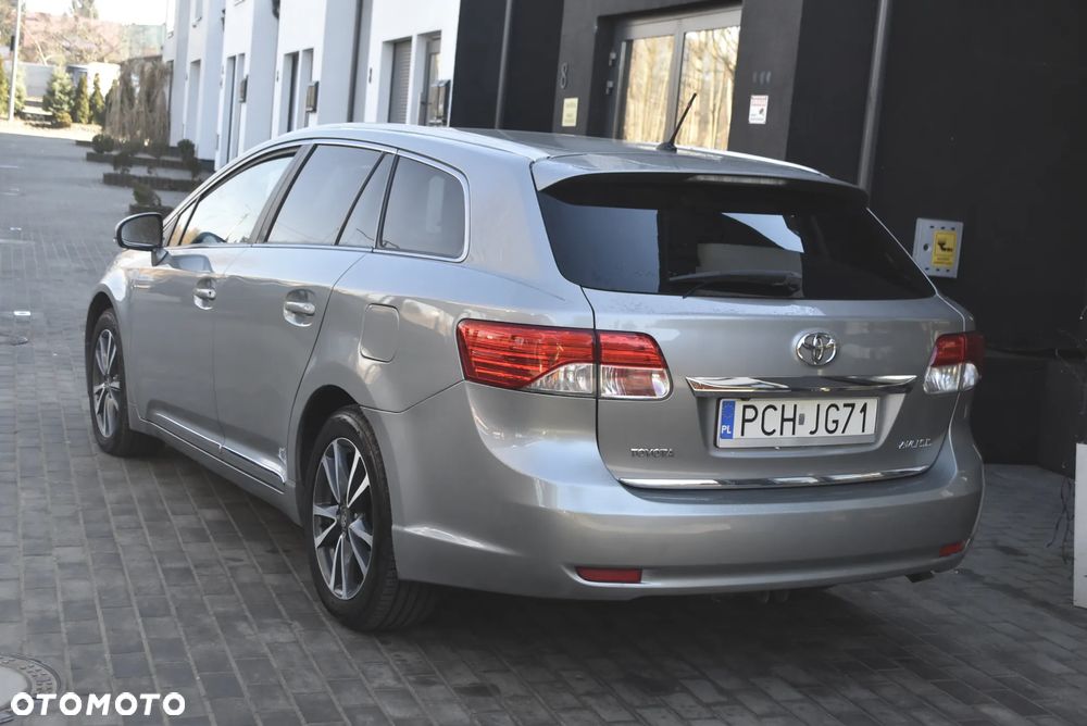 Toyota Avensis 2.2 D-4D Premium - 5
