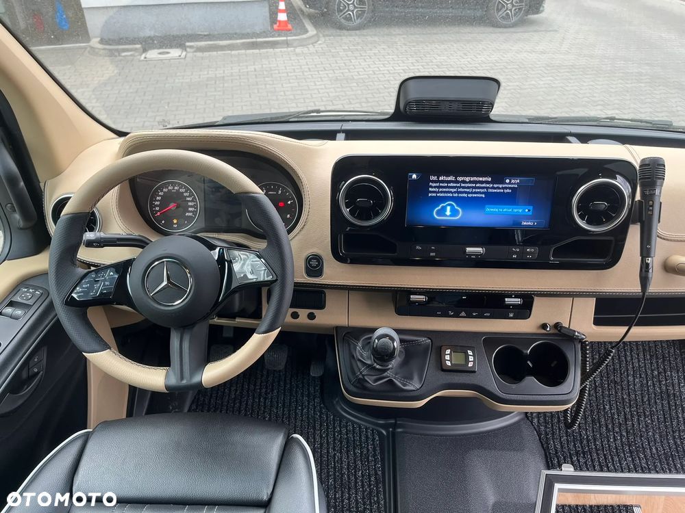 Mercedes-Benz Sprinter - 12