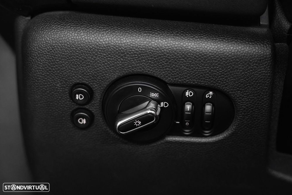 MINI 3 Portas One D - 32