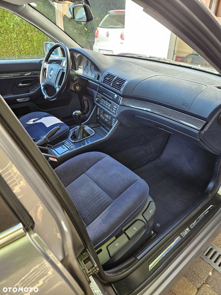 BMW Seria 5 - 8