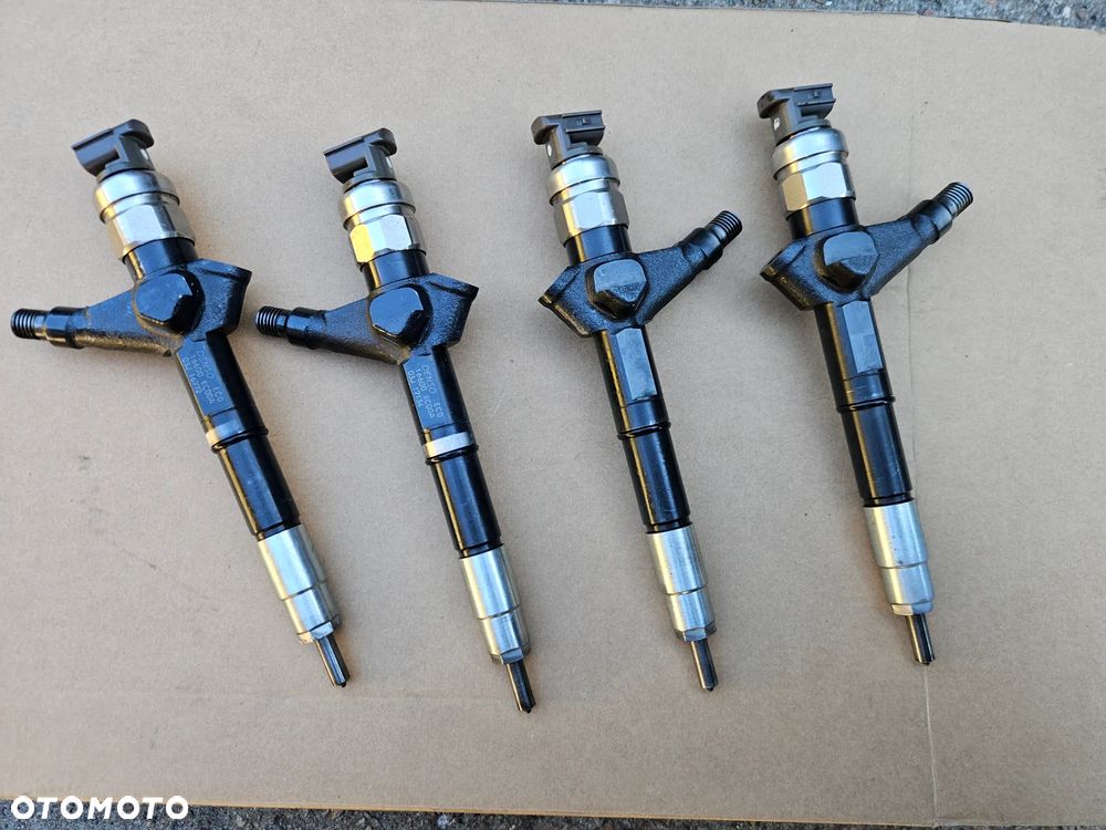 Wtryskiwacz DENSO 16600EC00A Nissan Pathfinder, Navara D40