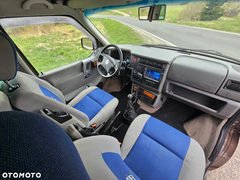 Volkswagen Multivan - 14
