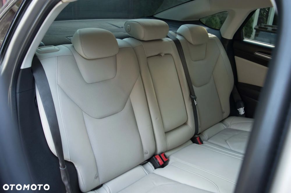 Ford Mondeo - 36