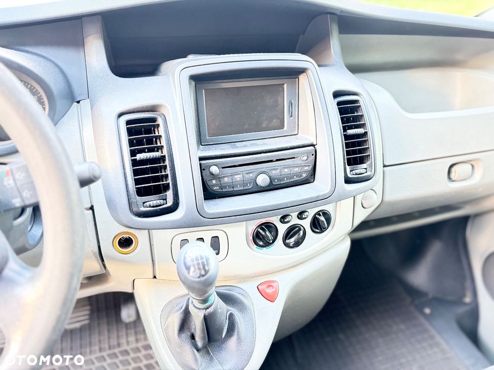 Opel Vivaro - 8