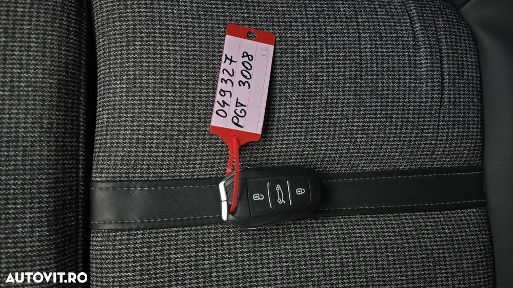 Peugeot 3008 1.6 PureTech Turbo S&S EAT8 Allure - 20