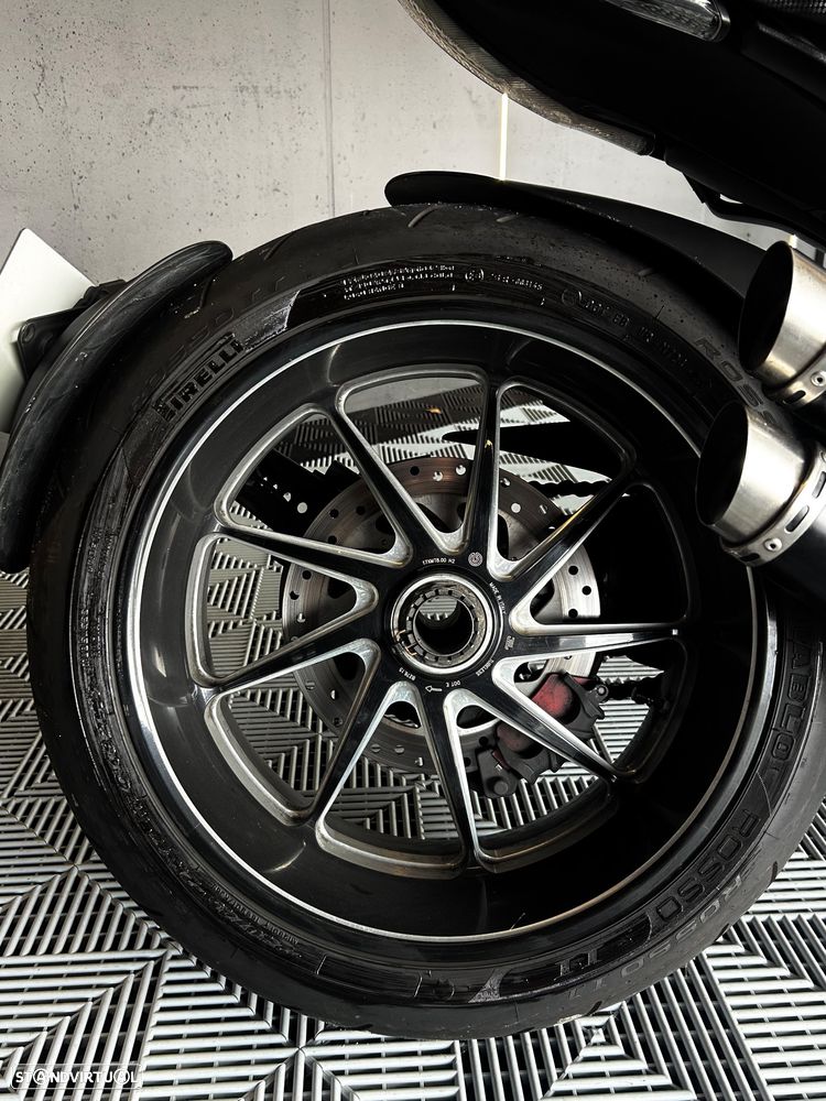 Ducati Diavel Carbon - 12