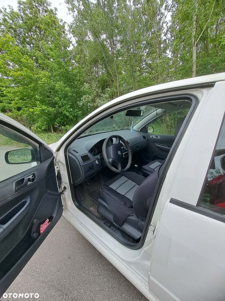 Skoda Fabia 1.4 16V Active - 8