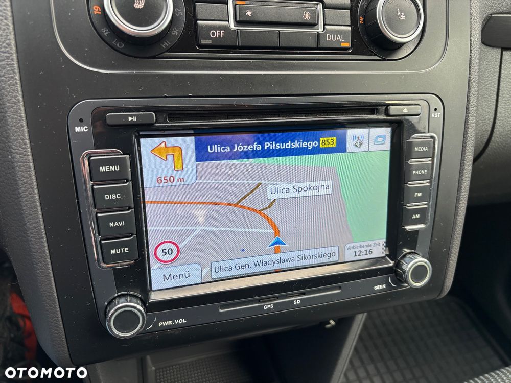 Volkswagen Touran - 16