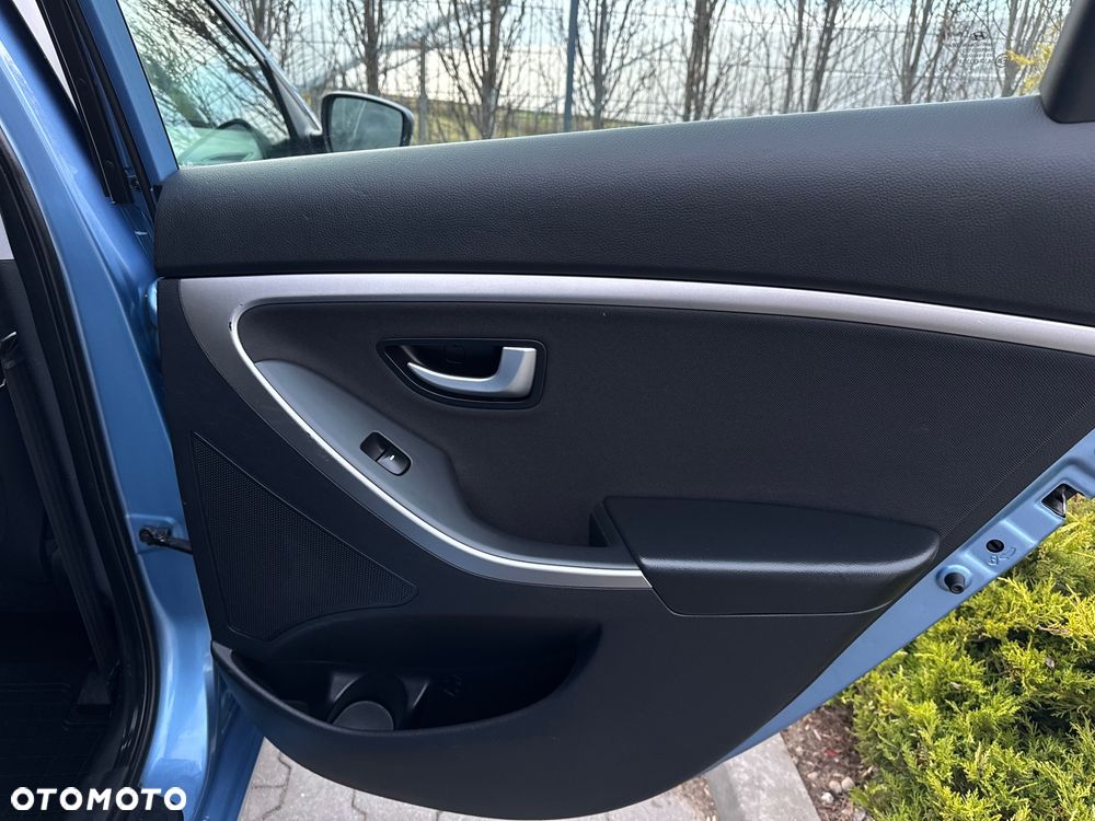 Hyundai i30 1.6 Automatik Style - 28