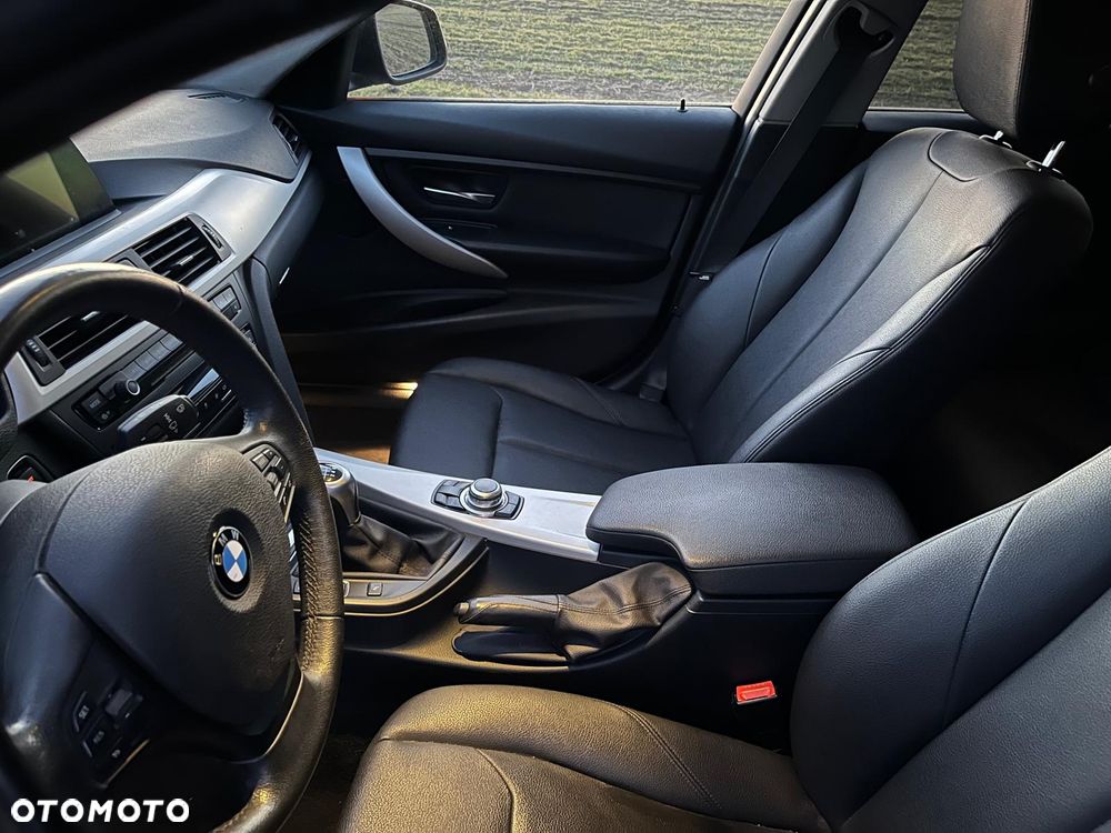 BMW Seria 3 320d Efficient Dynamics - 19