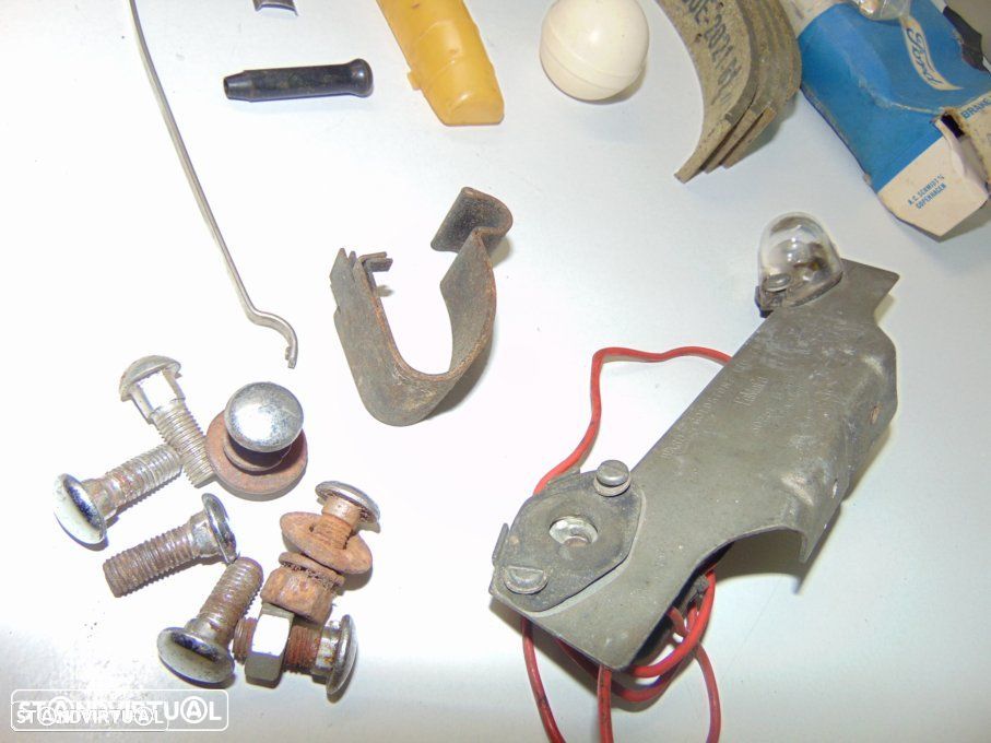 Ford Anglia várias peças pequenas - 4