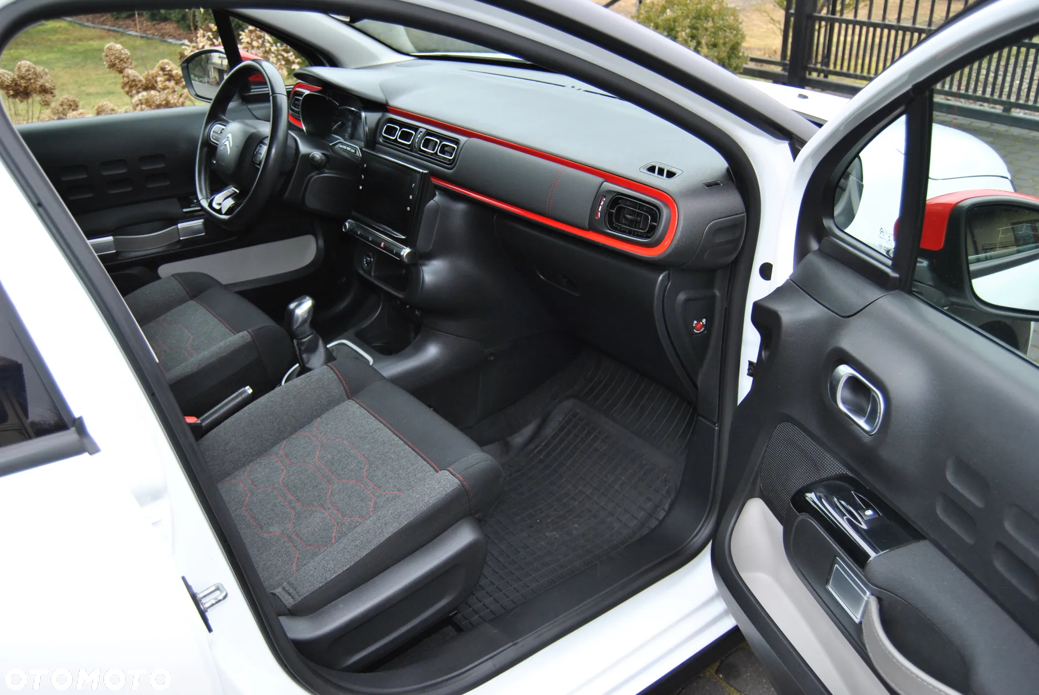 Citroën C3 Pure Tech 110 S&S SHINE - 23