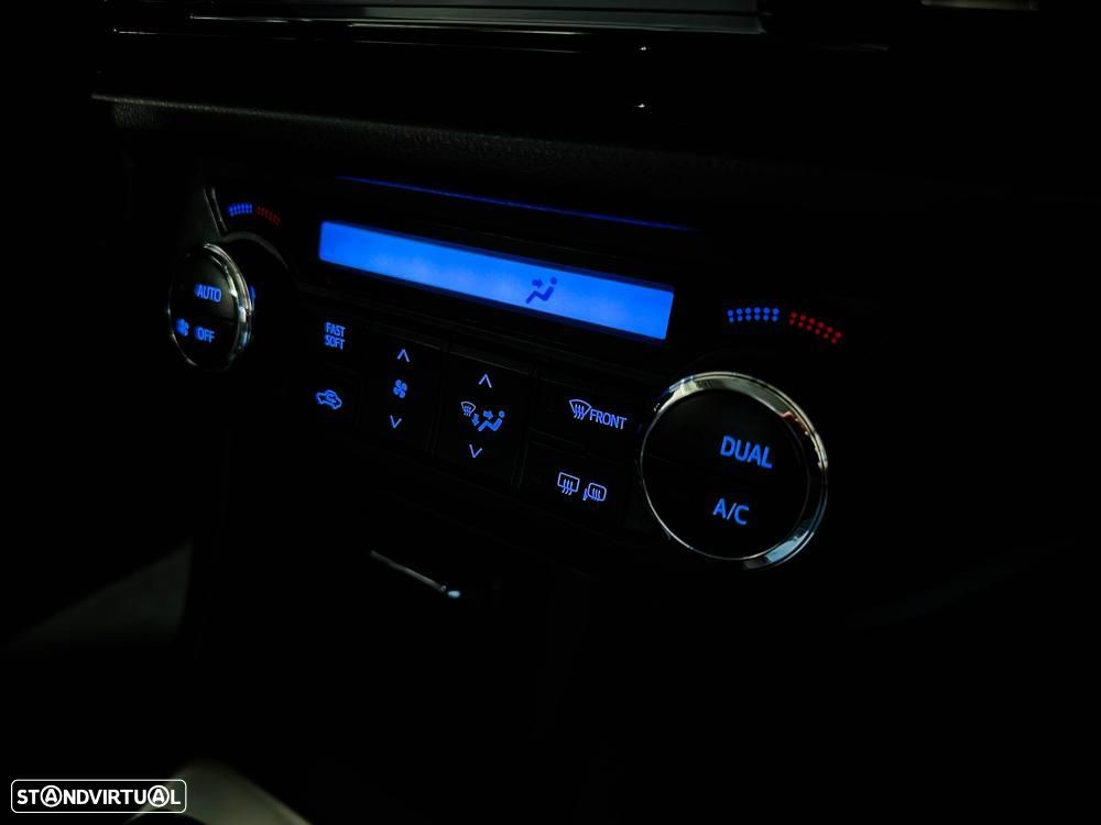 Toyota Corolla 1.4 D-4D Exclusive+Navi - 34