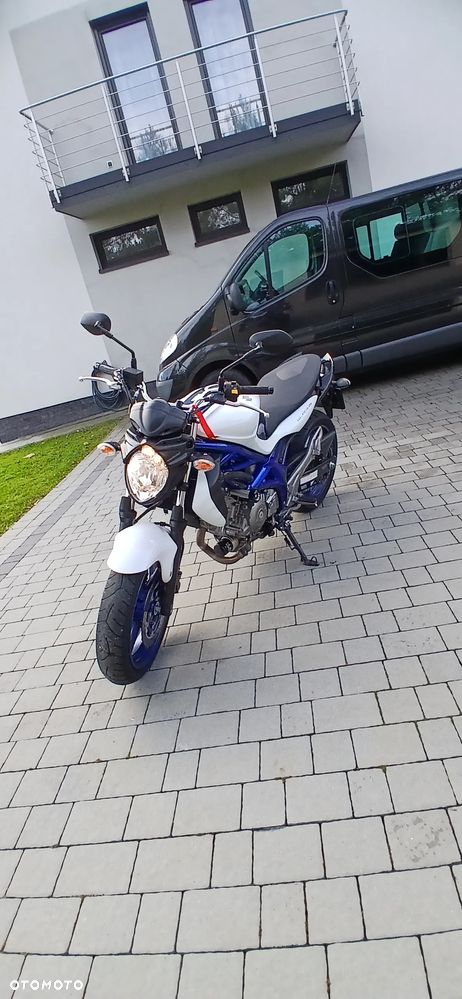 Suzuki Gladius - 5