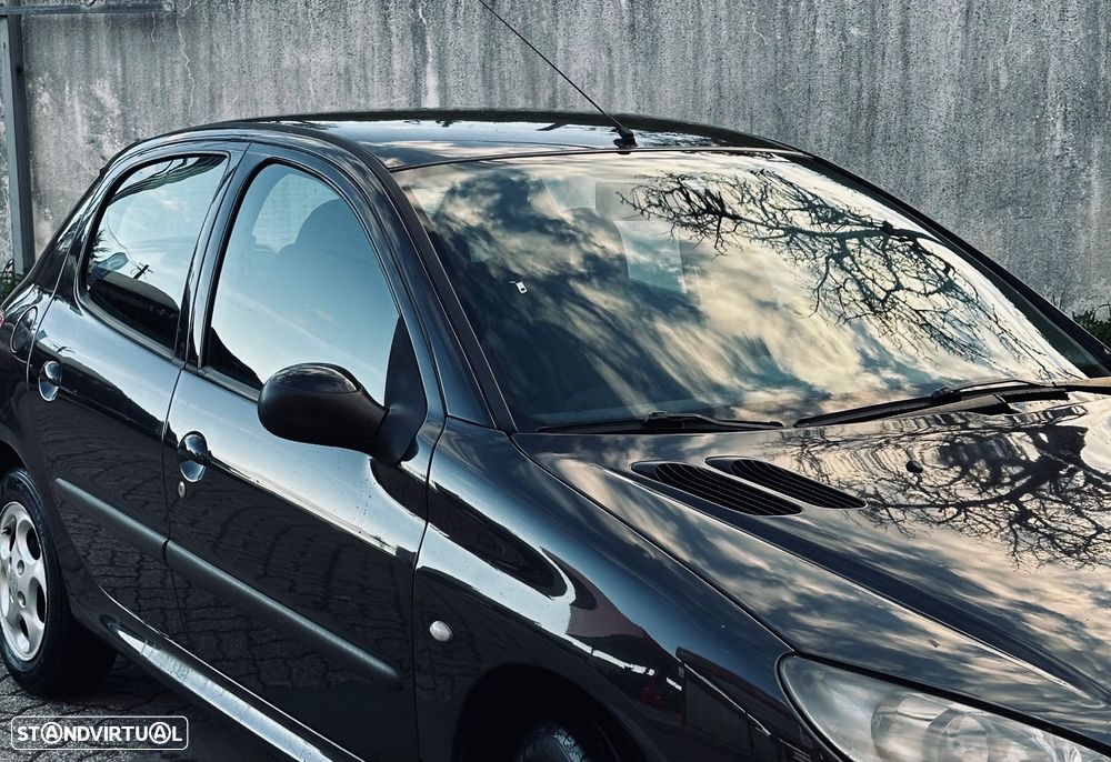 Peugeot 206 1.1 XT - 1