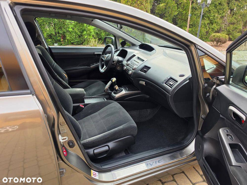 Honda Civic 1.8 Comfort - 8