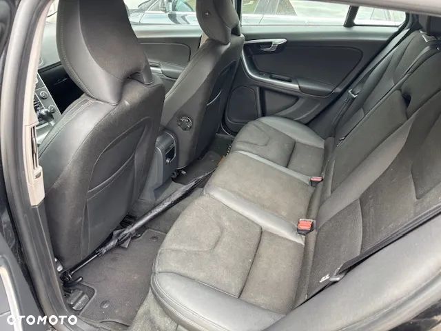 Volvo V60 D3 Momentum - 6