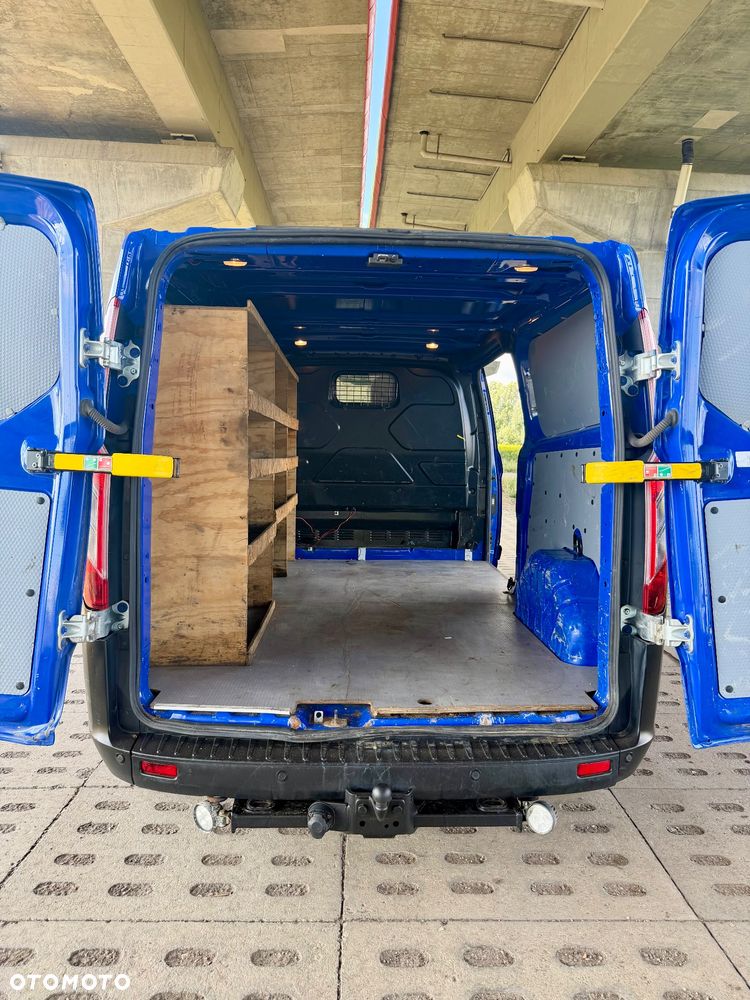 Ford Transit Custom - 13