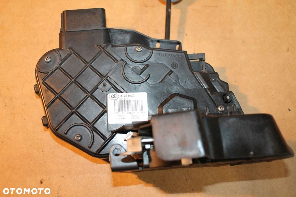 VOLVO V70 S80 XC70 XC60 ZAMEK LEWY TYŁ TYLNY 31253920 - 1