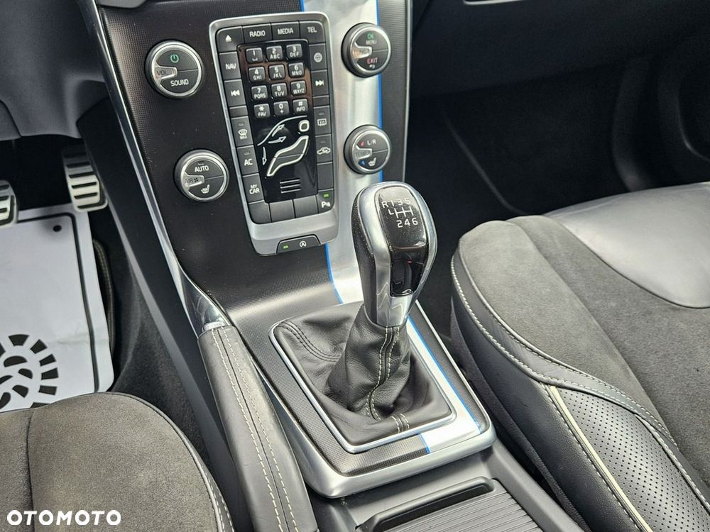 Volvo V40 D2 R-Design Momentum - 16