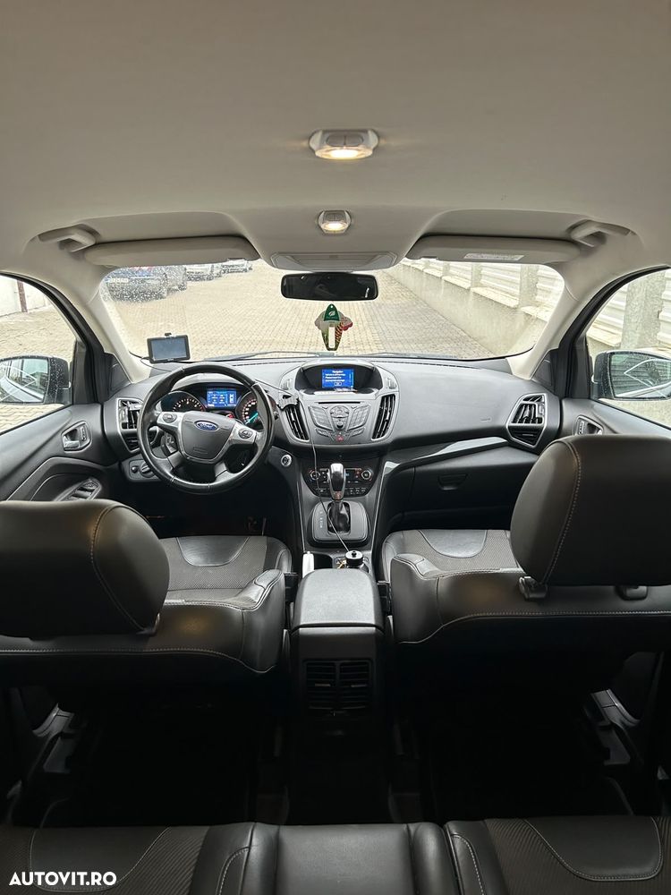 Ford Kuga 2.0 TDCi Powershift 4WD Titanium - 3