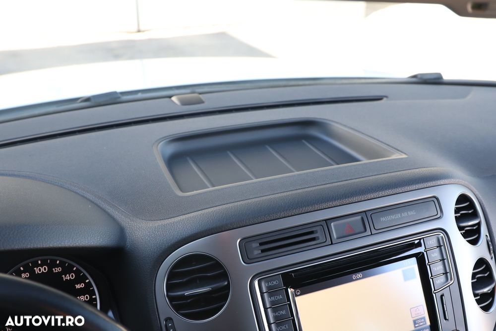 Volkswagen Tiguan 2.0 TDI SCR 4MOTION BlueMotion Technology DSG Lounge Track & Style - 28