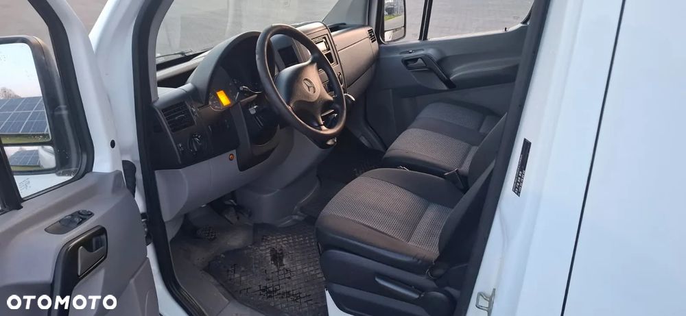 Mercedes-Benz SPRINTER 906 - 7