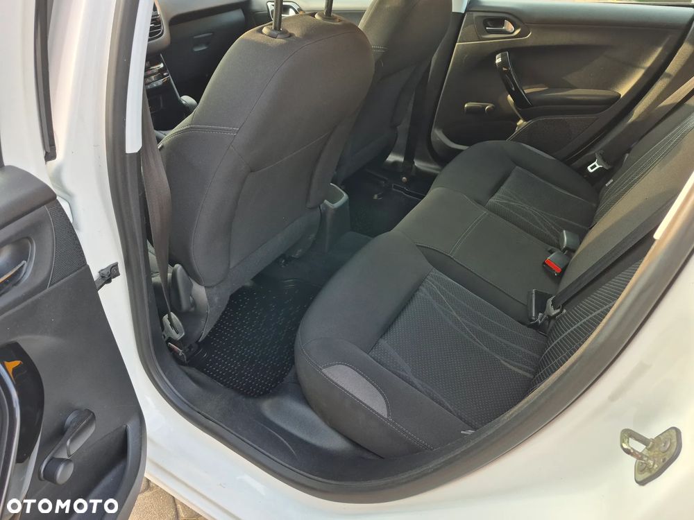 Peugeot 208 1.4 HDi Active - 12