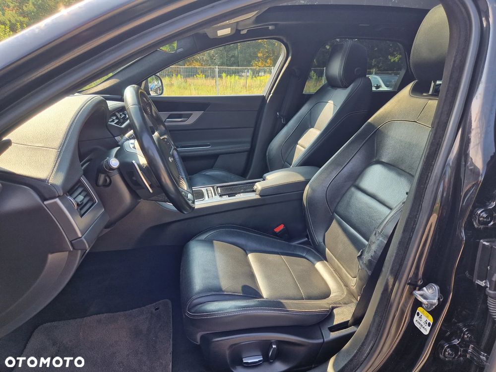 Jaguar XF 2.0 i4D AWD R-Sport - 11