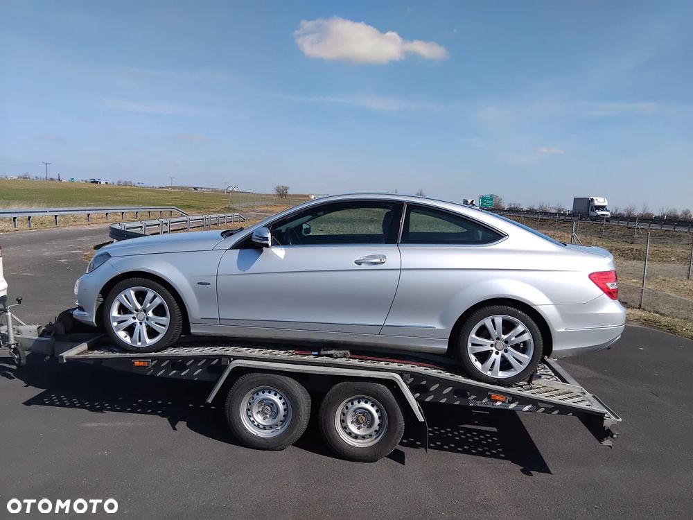 Mercedes-Benz Klasa C 180 CGI BlueEff - 9