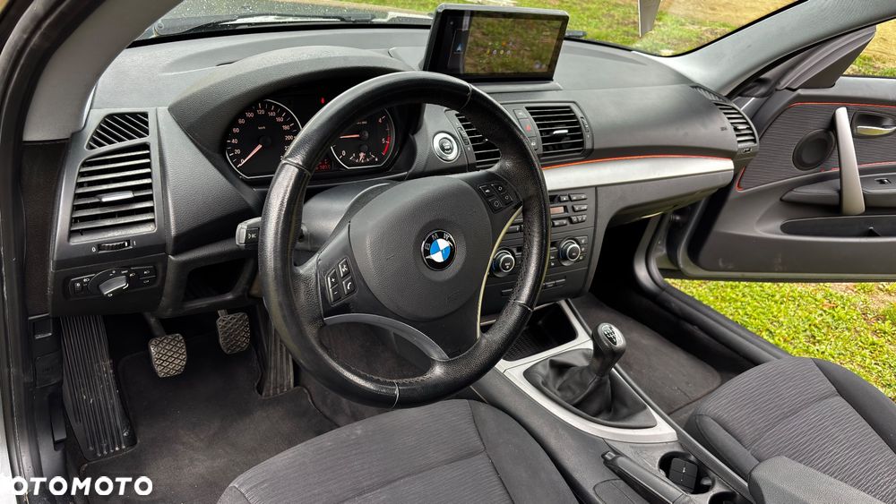 BMW Seria 1 116d - 17