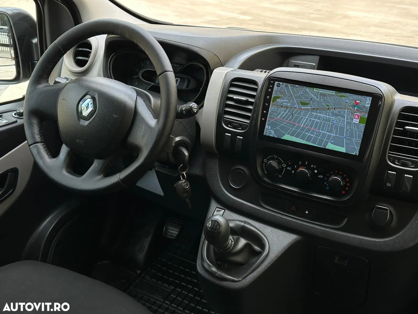 Renault Trafic - 14