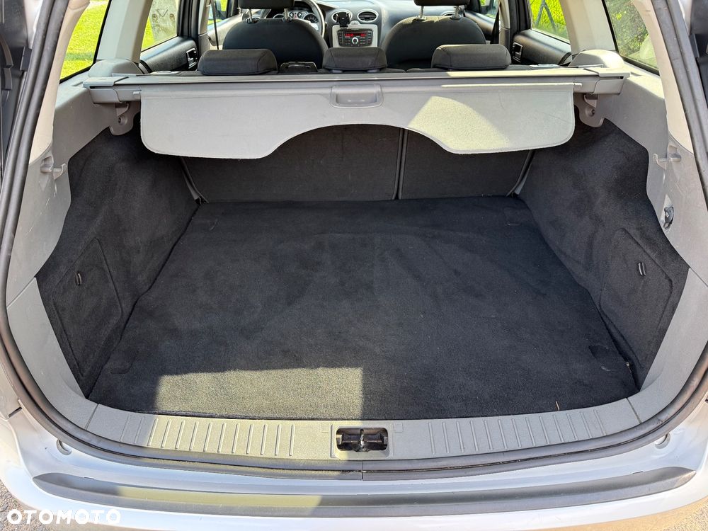 Ford Focus 1.6 16V Style - 14