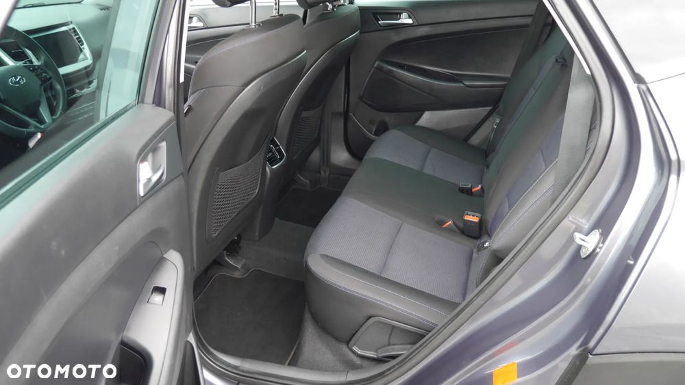 Hyundai Tucson blue 1.7 CRDi 2WD Intro Edition - 25
