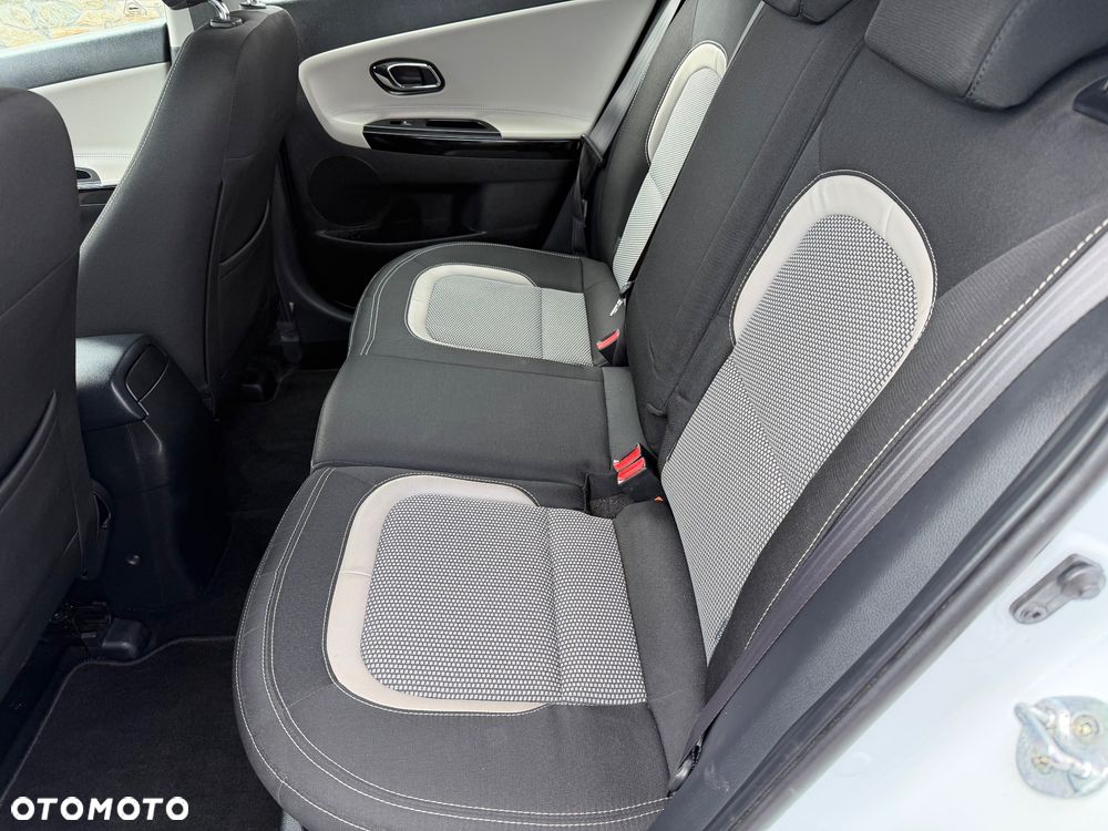 Kia Ceed - 24