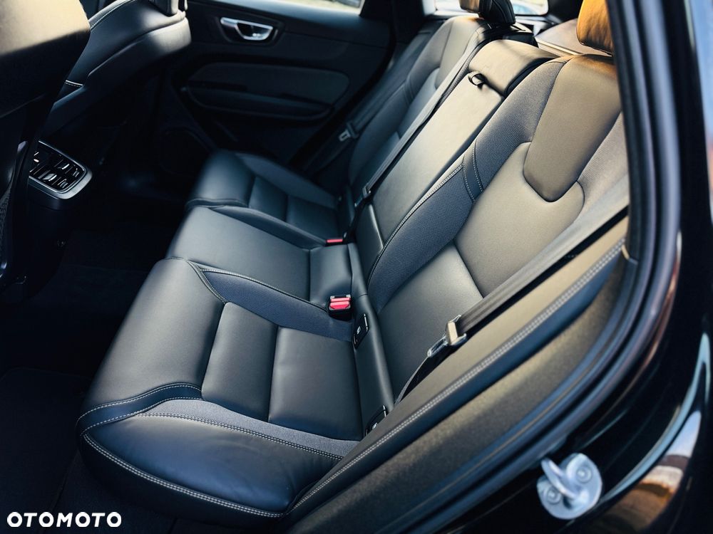 Volvo XC 60 B4 D AWD Geartronic RDesign - 16