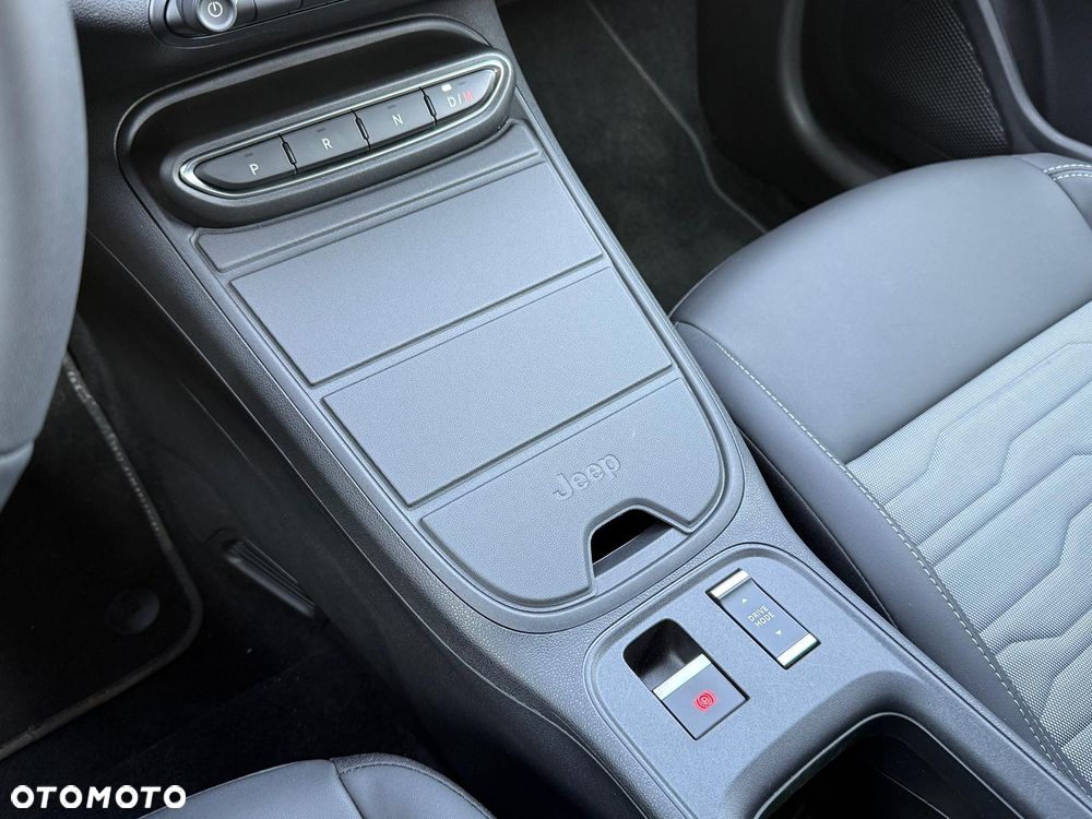 Jeep Avenger 1.2 T3 mHEV Overland 4xe eDCT6 - 15