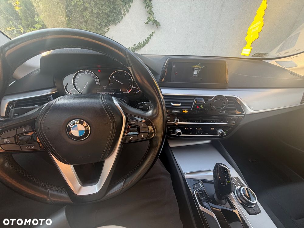 BMW Seria 5 525d - 5