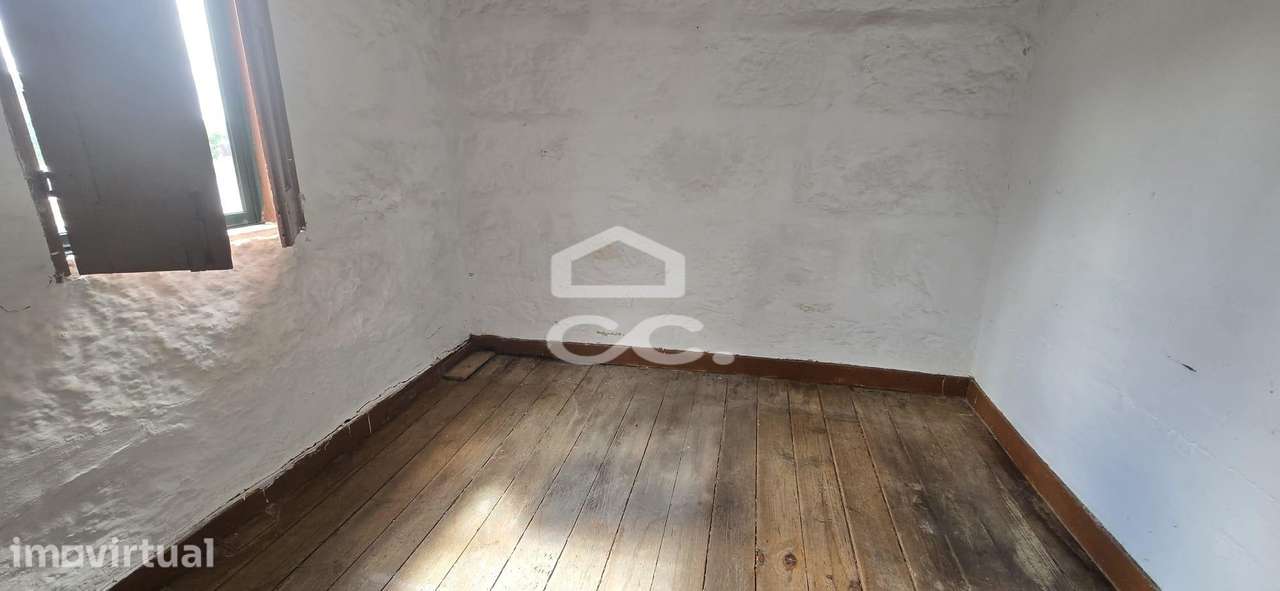 Moradia para Renovar em Selho, Guimarães - Grande imagem: 5/12