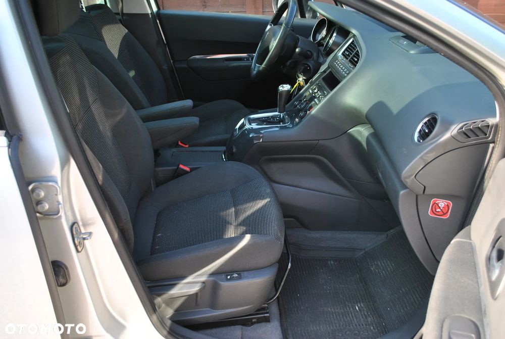 Peugeot 5008 2.0 HDi Allure 7os - 13