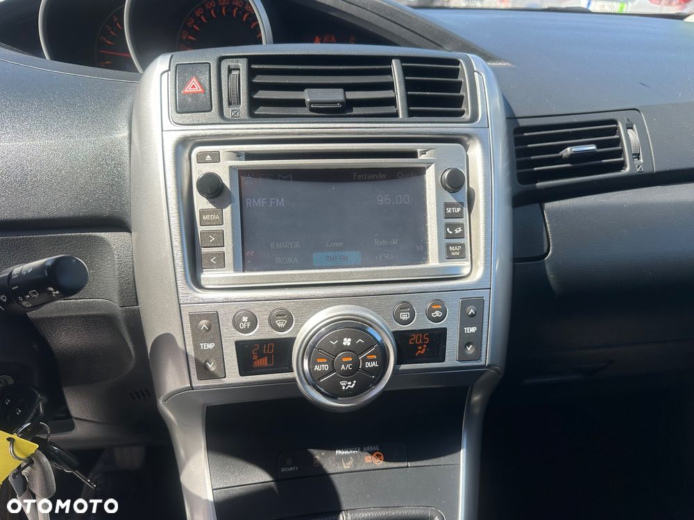 Toyota Verso 1.8 Executive - 13