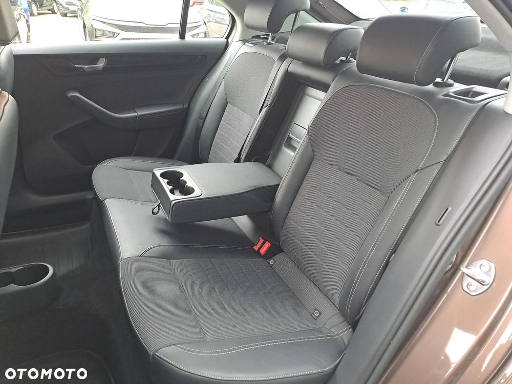Skoda RAPID 1.0 TSI Ambition - 17