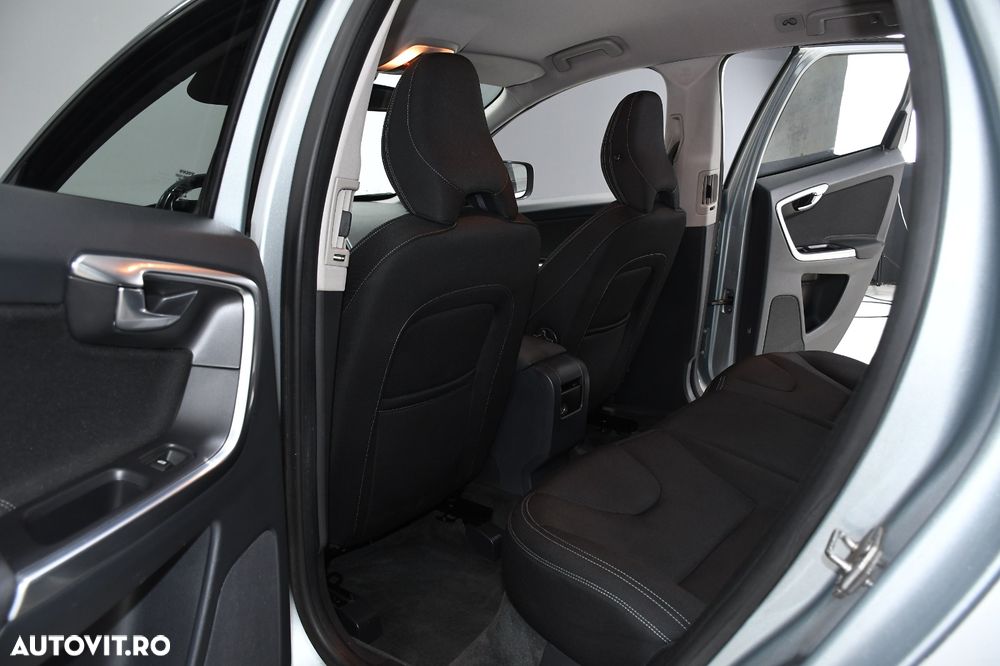 Volvo XC 60 D4 AWD Geartronic Kinetic - 17