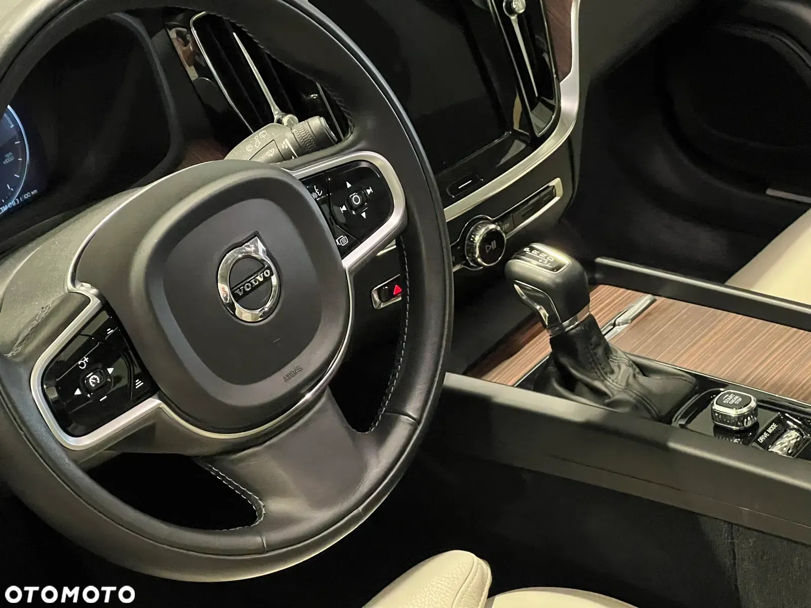 Volvo V60 Cross Country T5 AWD - 13