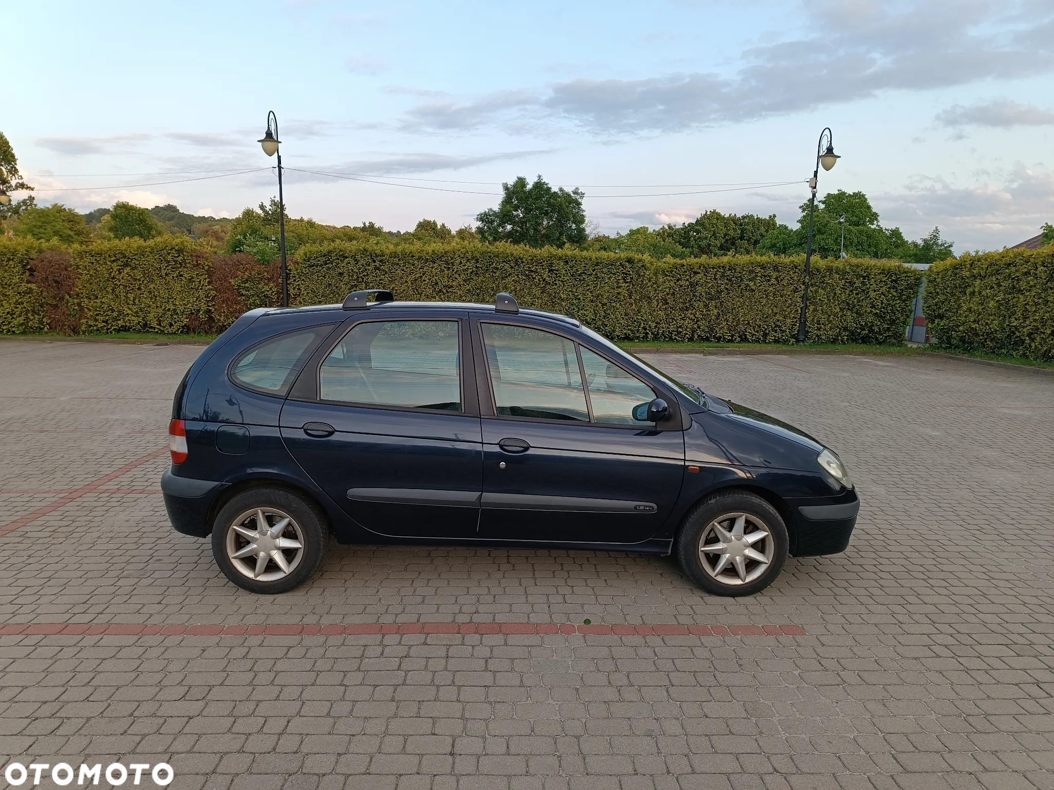 Renault Scenic 1.6 16V Confort Privilege - 8