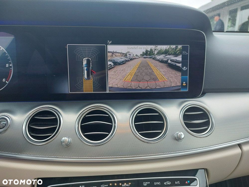 Mercedes-Benz Klasa E - 24