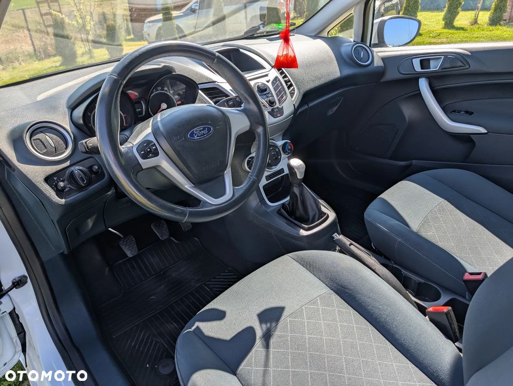 Ford Fiesta 1.25 Trend Edition - 6