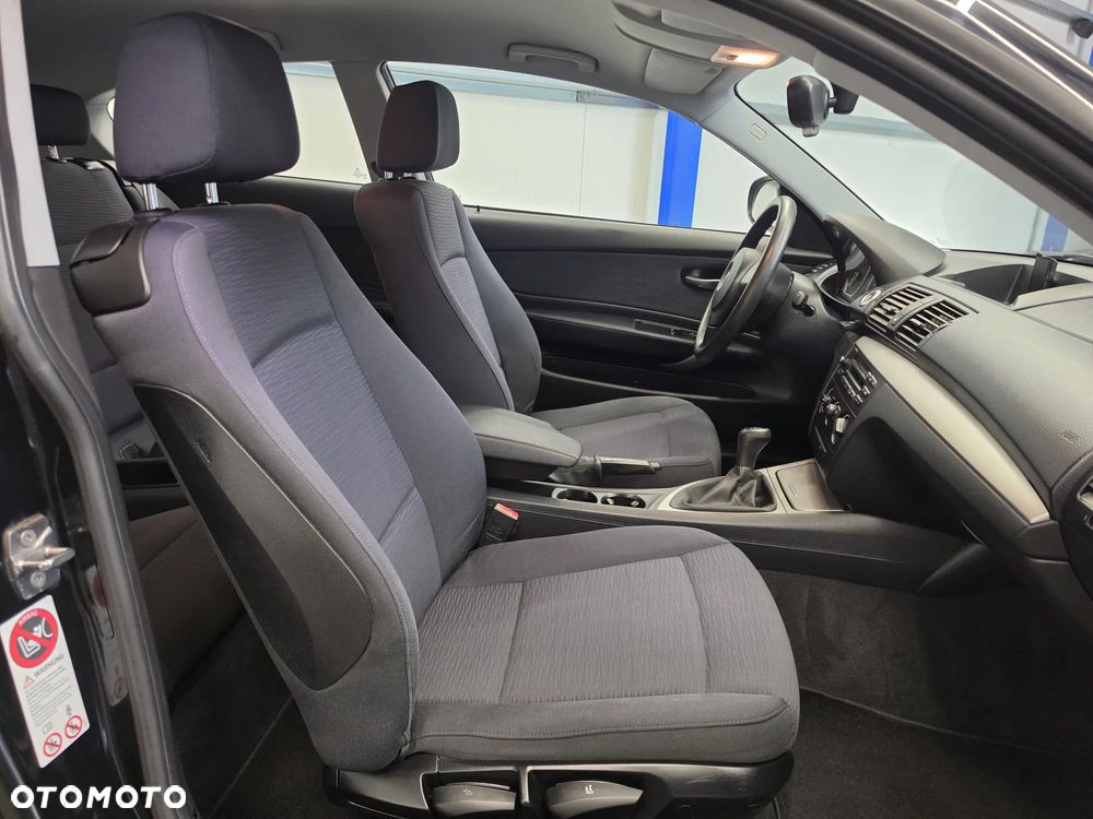 BMW Seria 1 116i - 24
