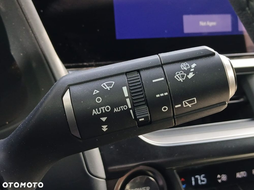 Lexus UX 300h F Sport Design - 36