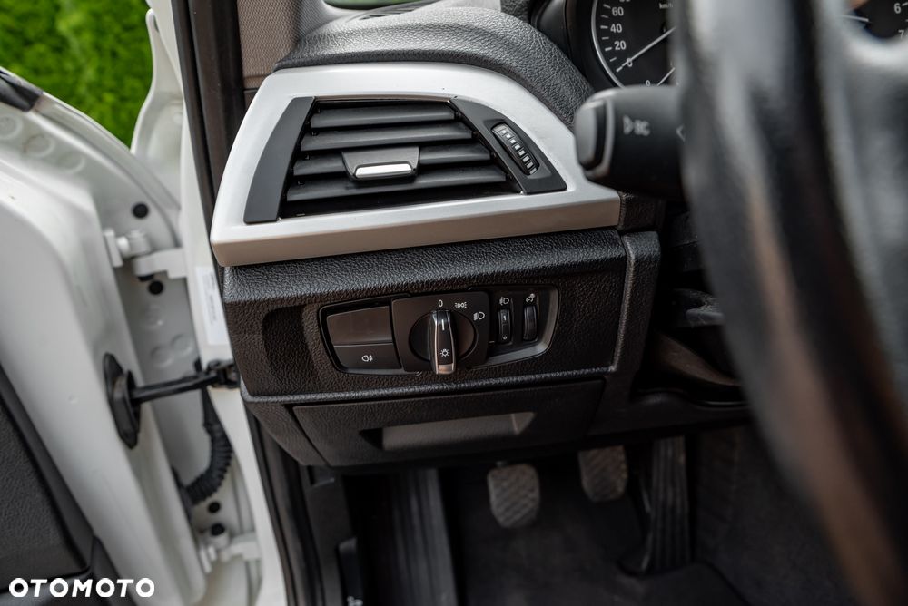 BMW Seria 1 116i Sport Line - 25